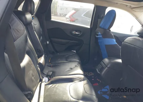 2015 Jeep Cherokee Latitude z USA, uszkodzony, nr VIN 1C4PJMCB7FW675124